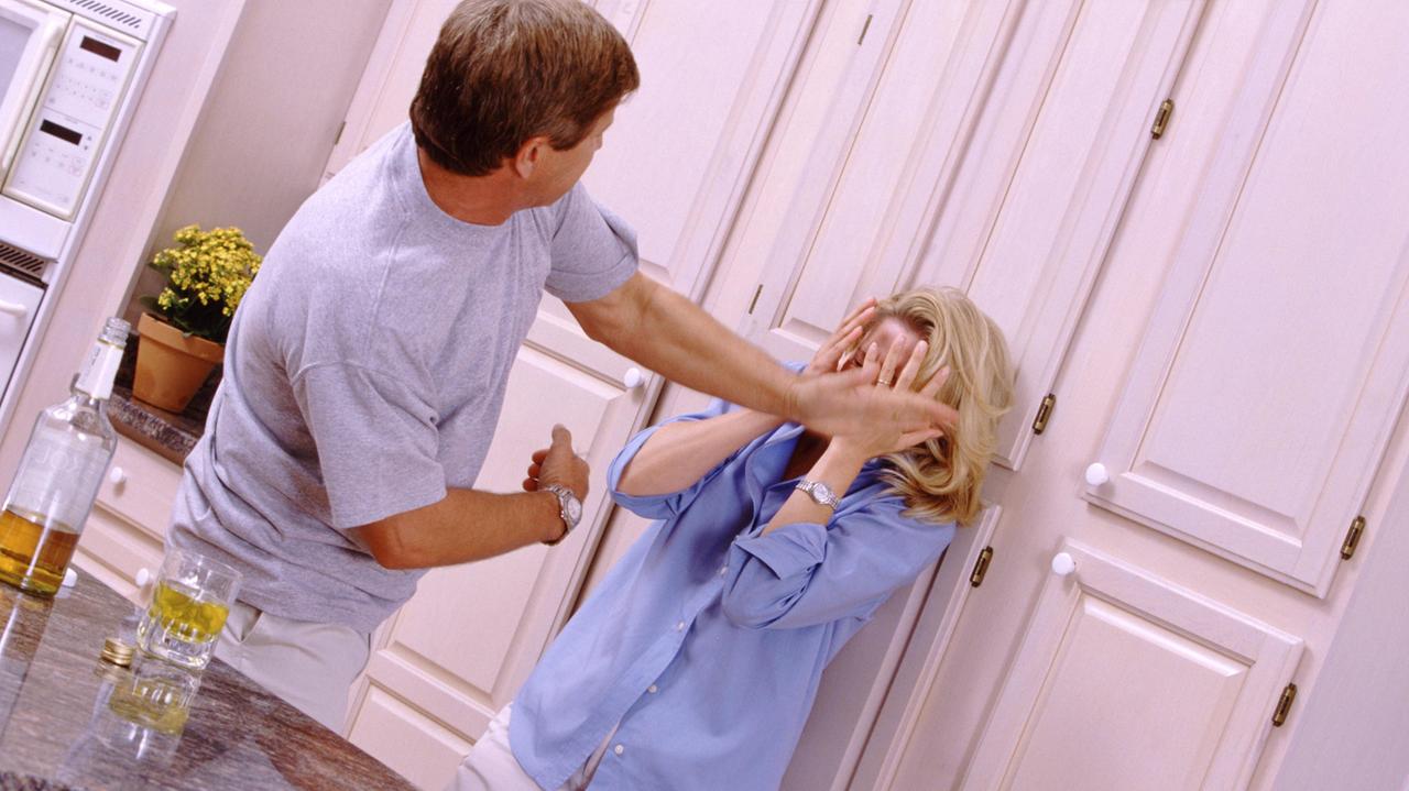 Una foto simbolo della violenza contro le donne (immagine d'archivio)