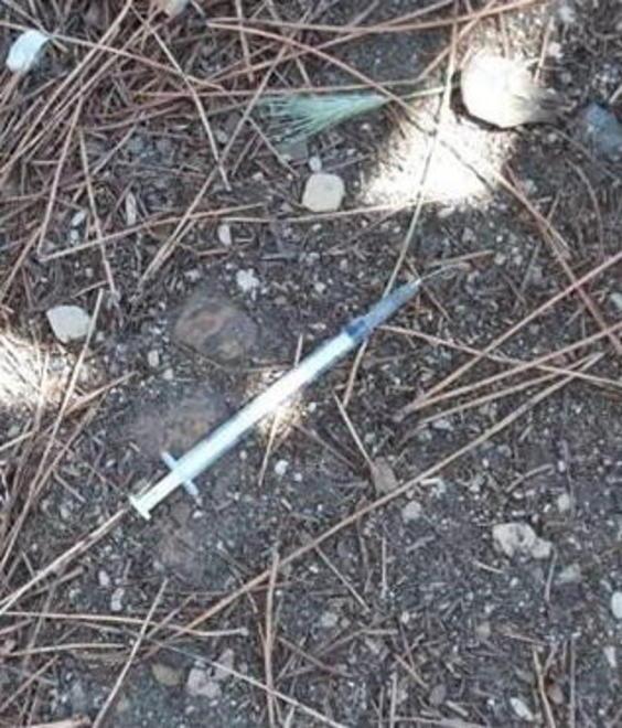 Altre siringhe nel parco dove giocano i bambini