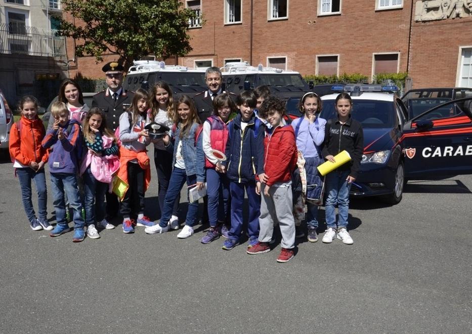 Gli alunni delle Carducci a scuola con i carabinieri 
