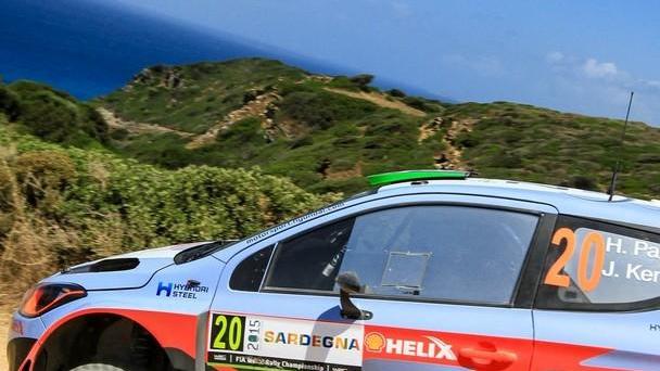 Una Sardegna rovente per Ogier