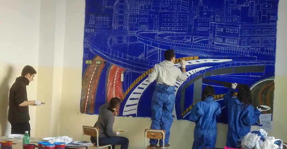 Murales per abbellire i muri della scuola