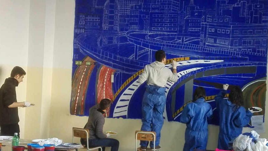 Murales per abbellire i muri della scuola