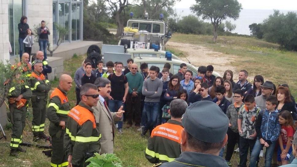 Lotta agli incendi, a Gonone lezione per cento studenti