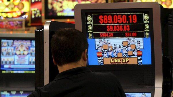 Gioco d’azzardo, una malattia: ora l’Asl formerà gli specialisti