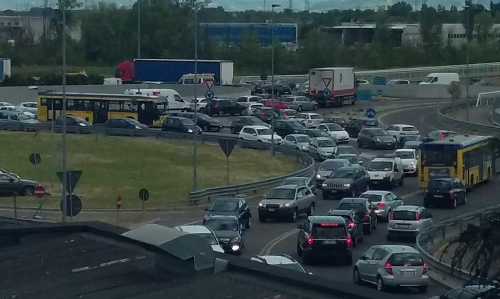 Incidente alla Fossalta, la città si blocca