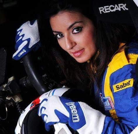 Nuoro, una modella con la passione per i motori - FOTO