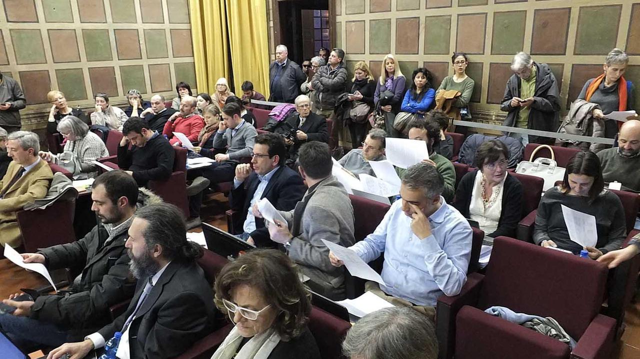 Una seduta del consiglio comunale