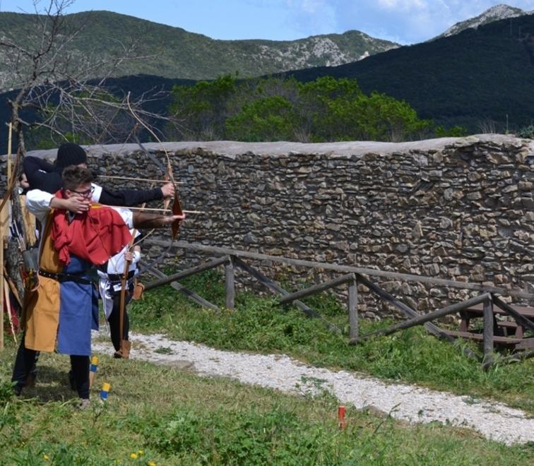 Sport e spettacolo con 150 arcieri al parco della Rocca