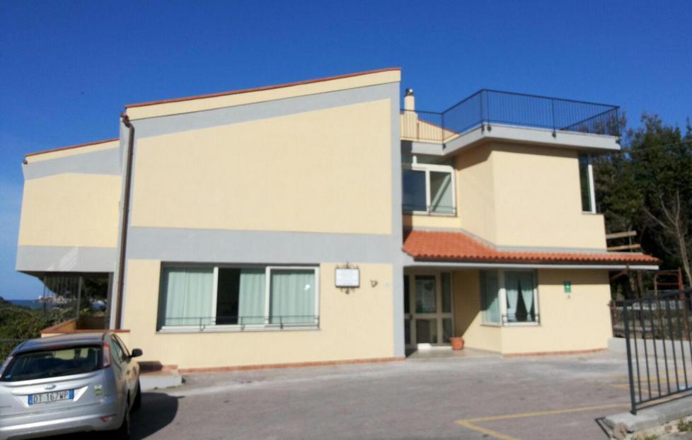 Torna come nuova la scuola media che doveva chiudere 
