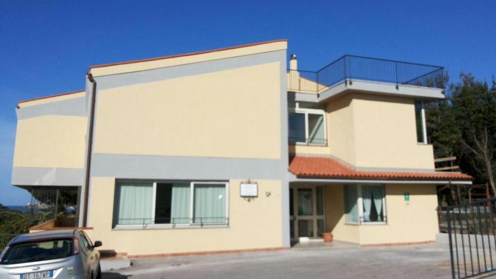 Torna come nuova la scuola media che doveva chiudere