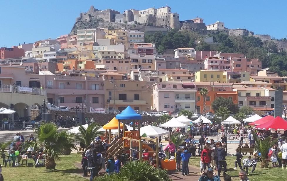  “Poster per la pace”, premio a una ragazza delle medie 