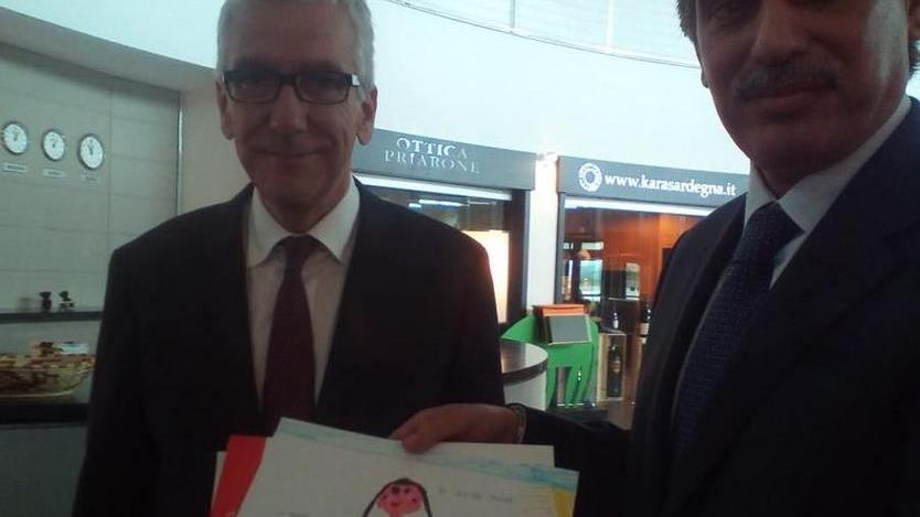 Scuola restaurata, l’omaggio dei bimbi