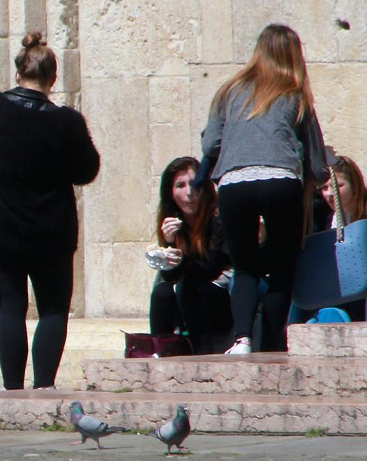 Bivacchi e “pisolino” in piazza Grande