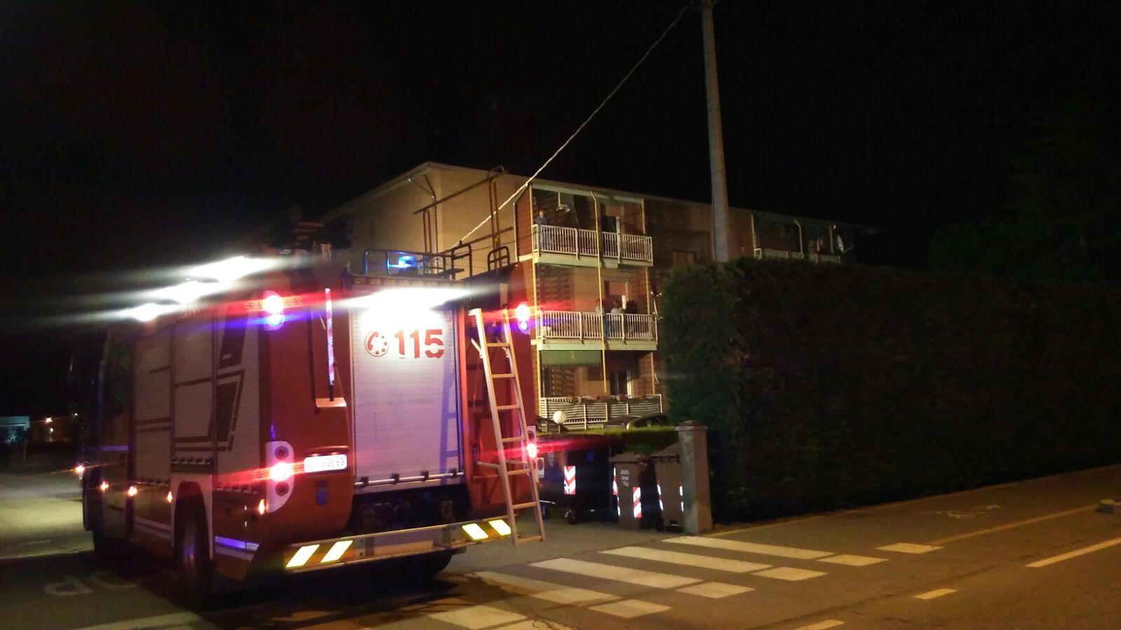 Rogo in un appartamento, serata di paura in una palazzina