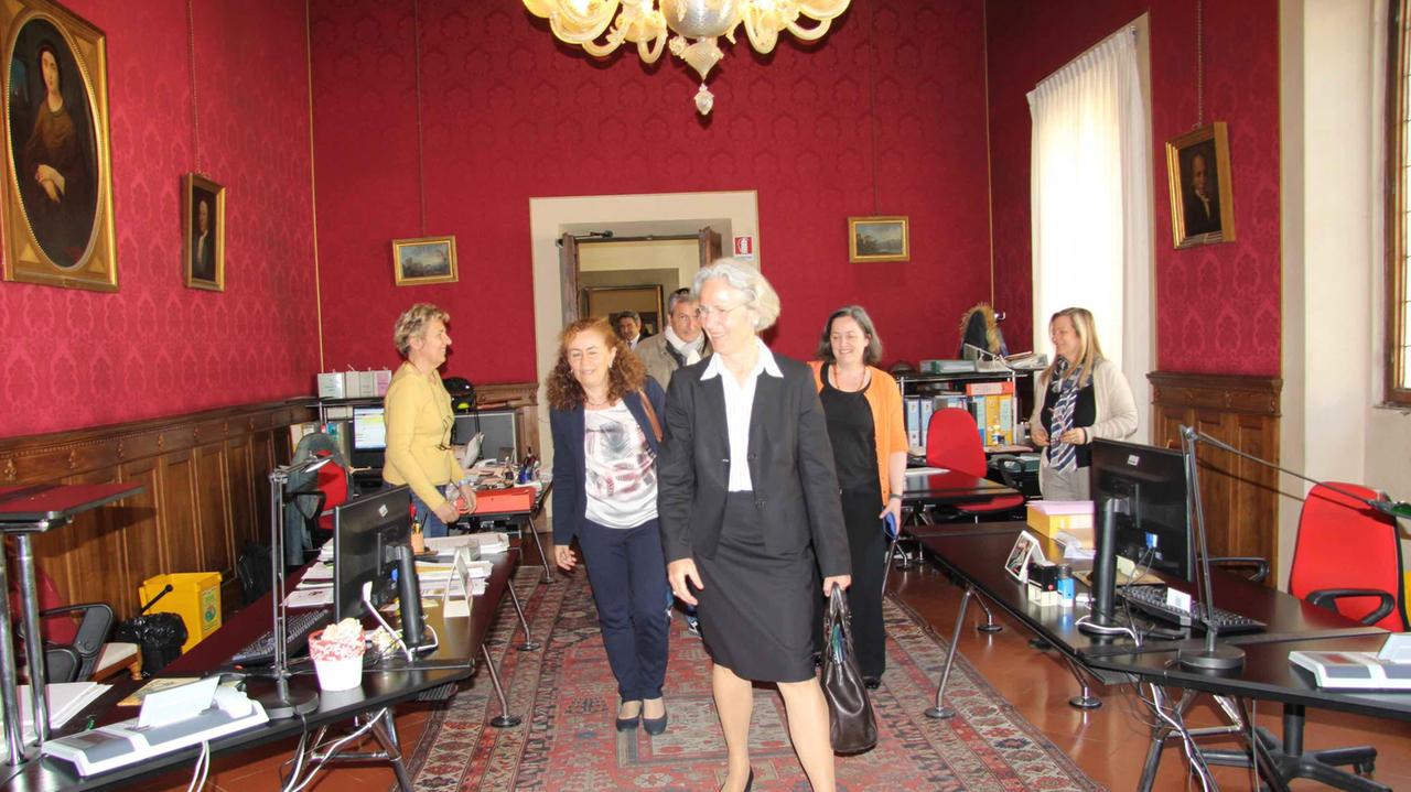 L'ambasciatrice tedesca Susanne Wasum-Rainer in Comune (foto Batavia)