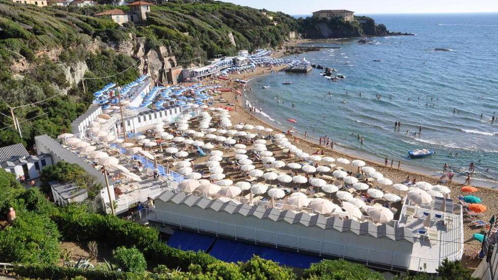 Una panoramica della baia del Quercetano