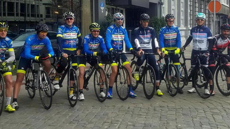 Gruppo di follonichesi alla Liegi-Bastogne-Liegi