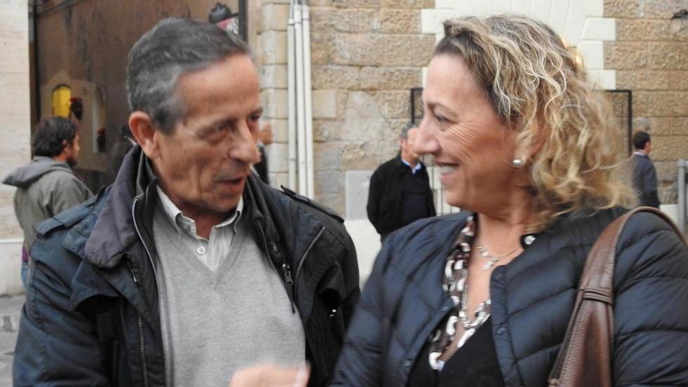 «Eccovi il palco, ma montatevelo da soli»