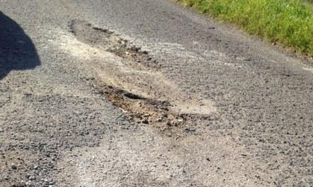 Salta l’asfalto in via Delle Vigne