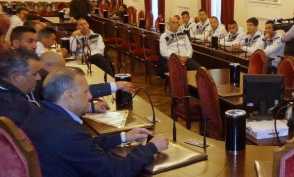 “Sa Die” del Latte Dolce sui banchi del Comune 