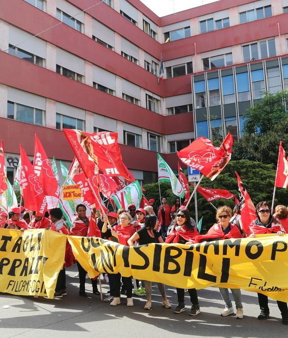 «Dussmann, minacce a lavoratori» 
