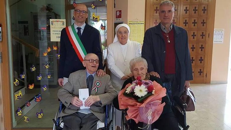 Il Comune ha omaggiato i centenari Jolanda e Bruno
