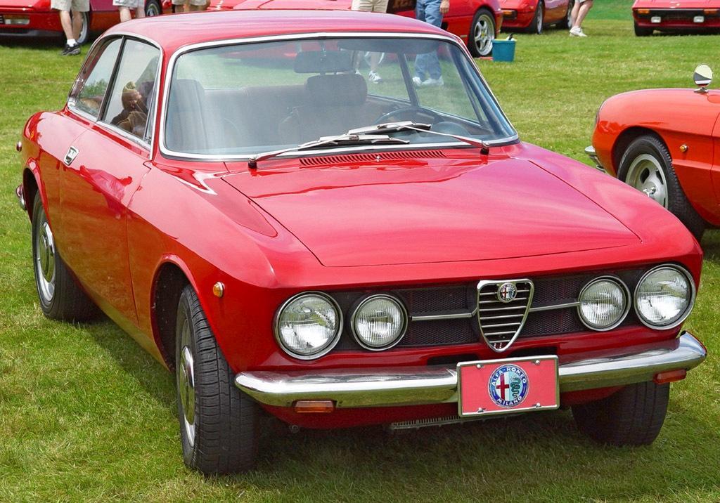 Compra un'auto d'epoca sul web, ma è una truffa 