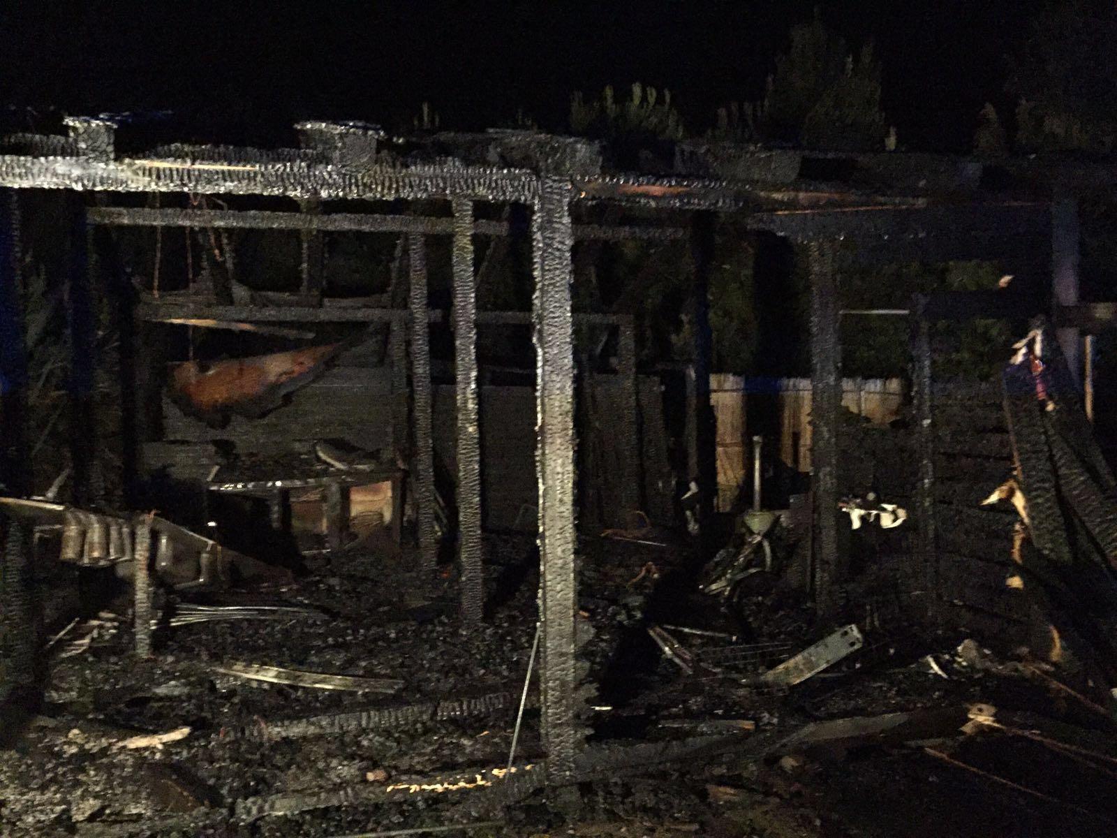 Il secondo chiosco distrutto a Girasole in una settimana (foto Massimo Locci)