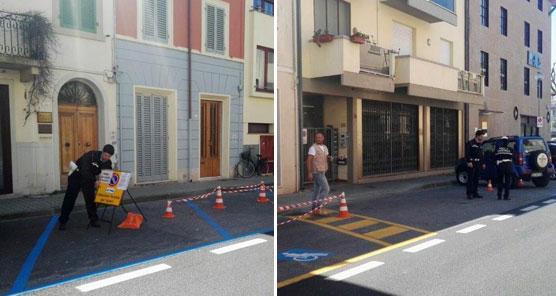 A destra il divieto di sosta. Nella foto a destra i due agenti a fianco dell'auto del vice sindaco