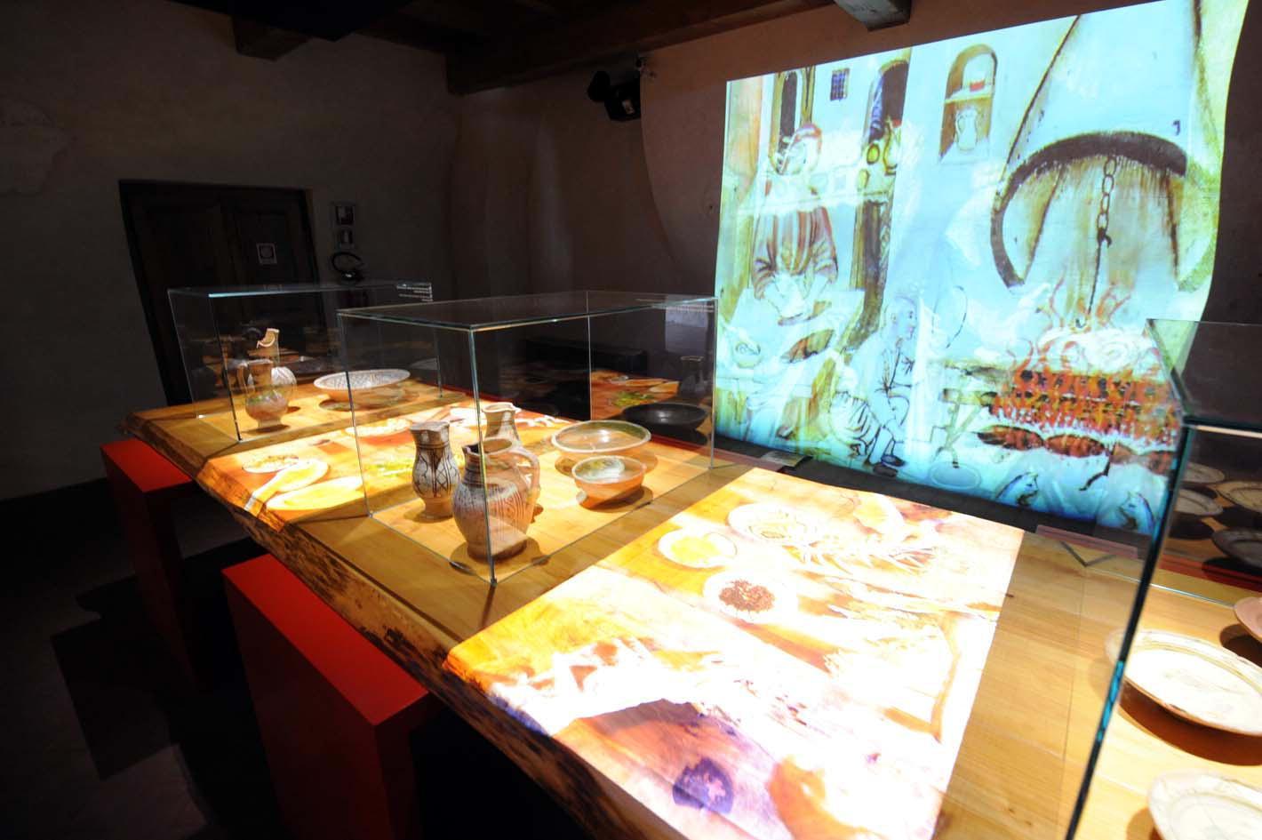 Esposizione multimediale al Castello delle ceramiche scoperte nella volta della chiesa di sant’Antimo sopra i Canali, ex ospedale di Marina (foto Paolo Barlettani)
