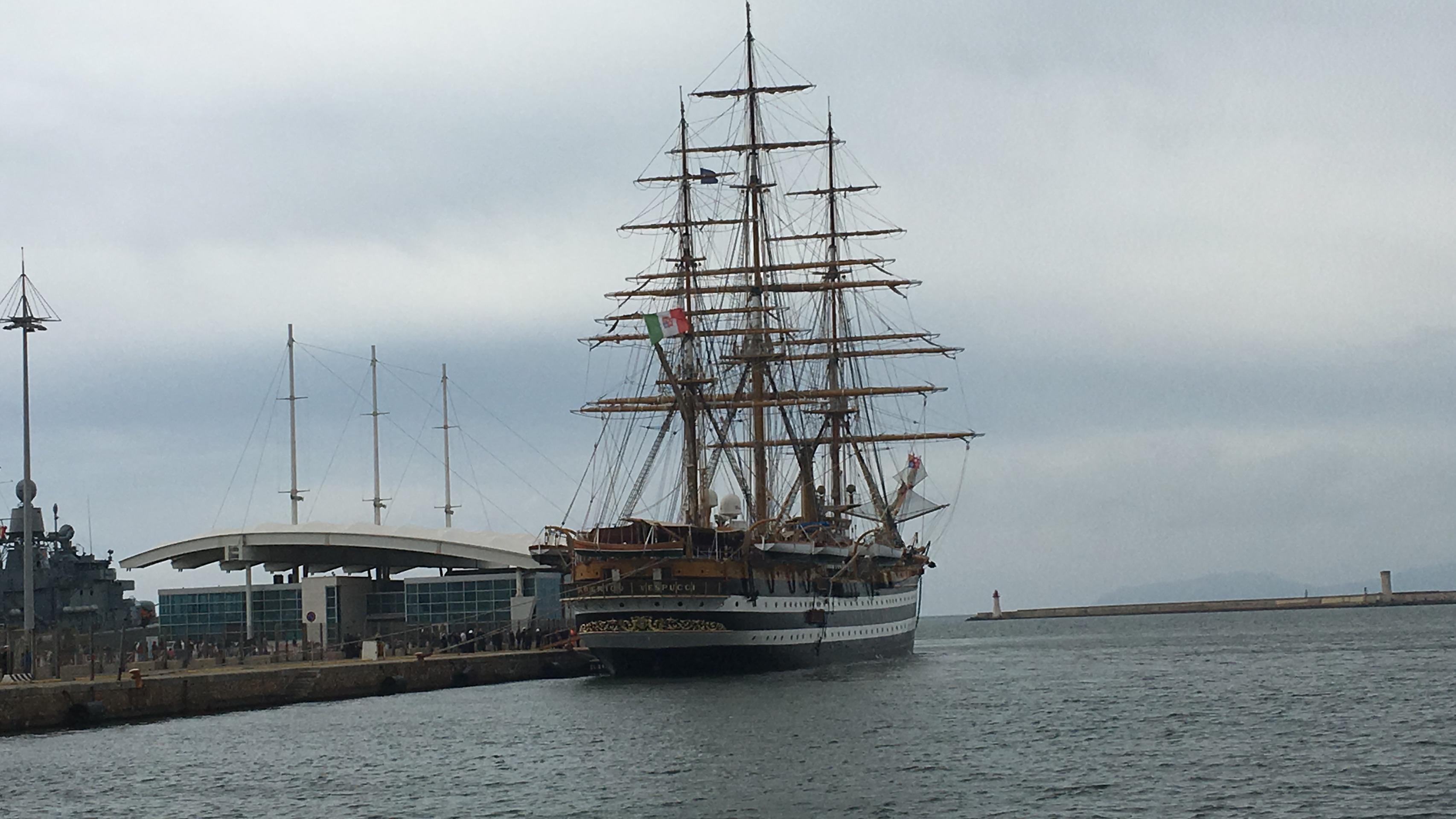 L'Amerigo Vespucci (foto Mario Rosas)