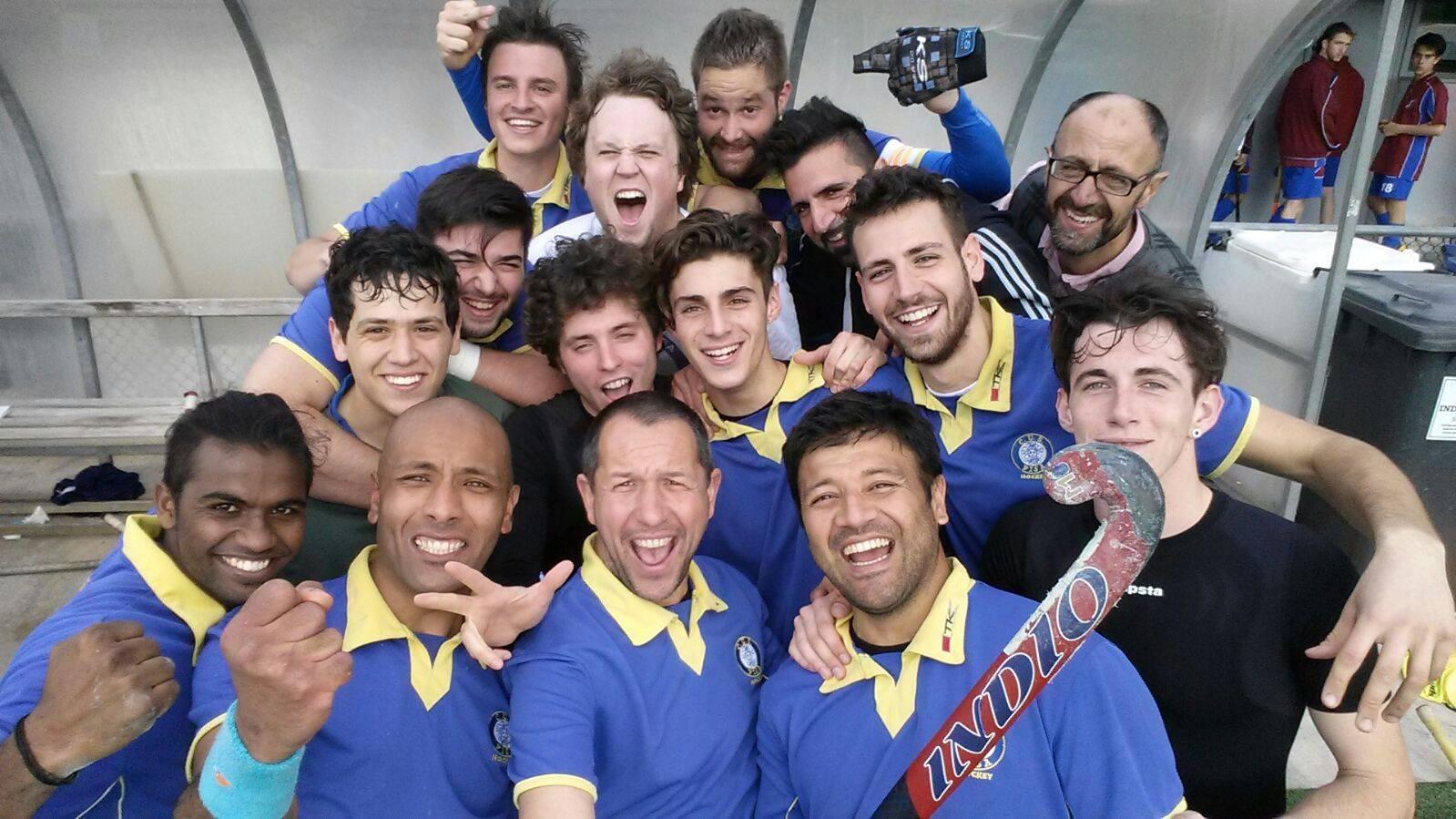 La squadra cussina esulta per una vittoria