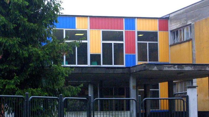 Scuole elementari e medie derubate nella stessa notte
