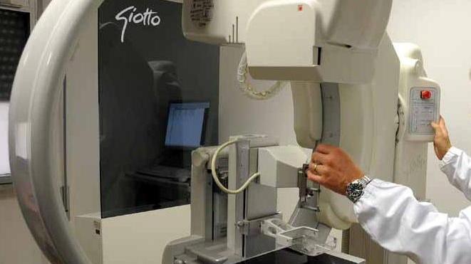 Centro di eccellenza, ma per la mammografia aspetti un anno