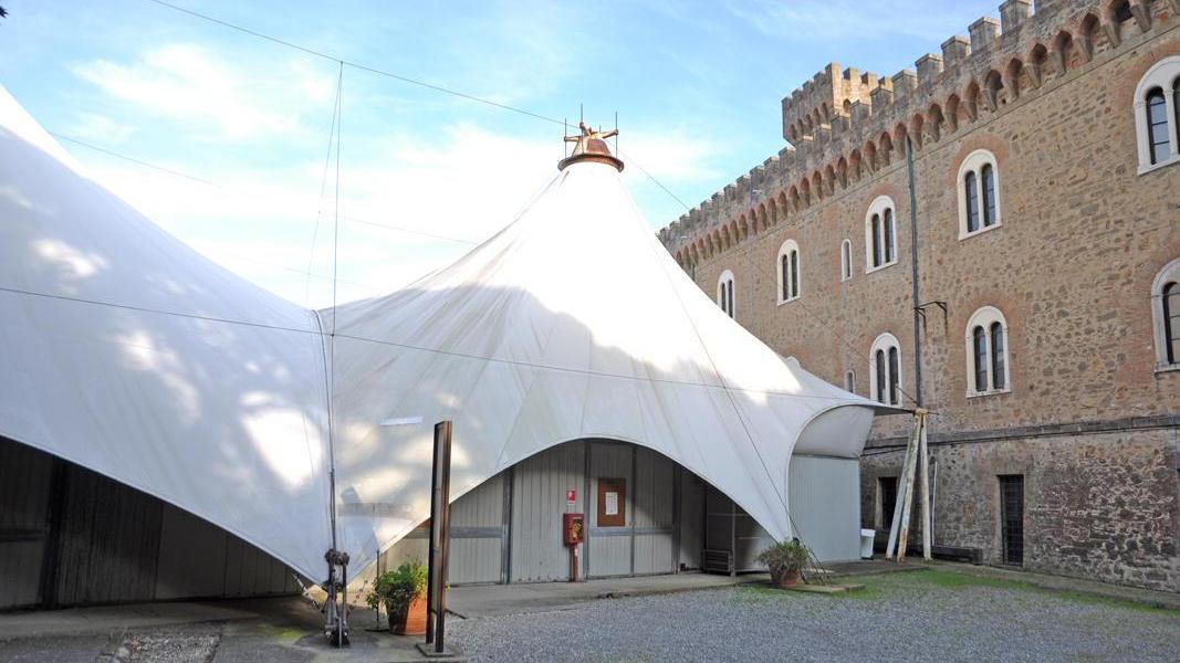 Il castello Pasquini e la tensostruttura