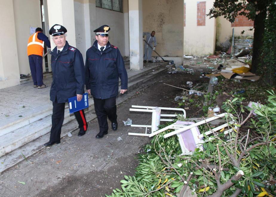 Via gli occupanti abusivi dall’ex scuola elementare 
