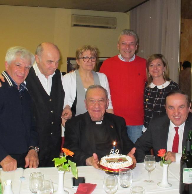 Gli 89 anni di don Sergio tra amicizie, piloti e sequestri