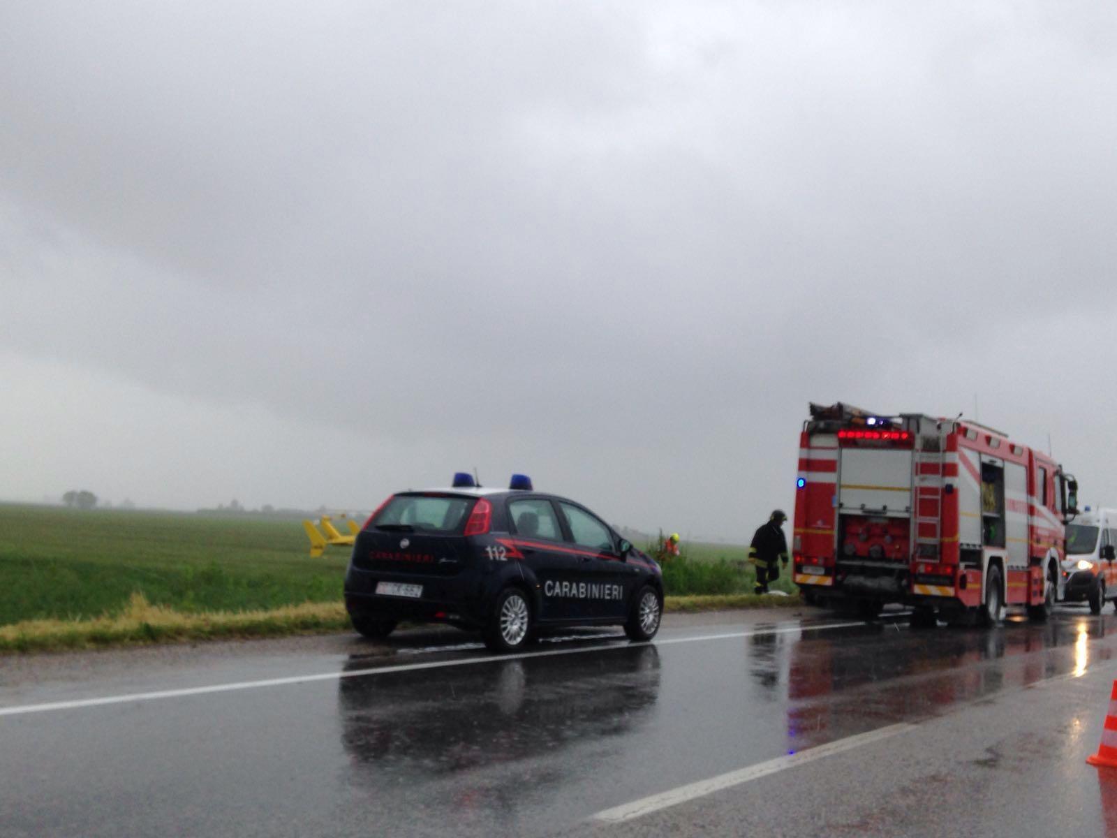 Il luogo dell'incidente con i soccorritori