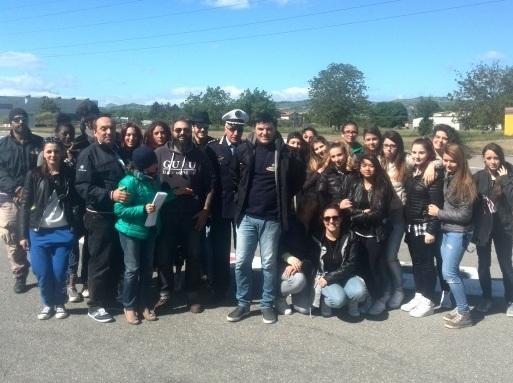 Guida sicura, test e “incidenti” per i ragazzi 