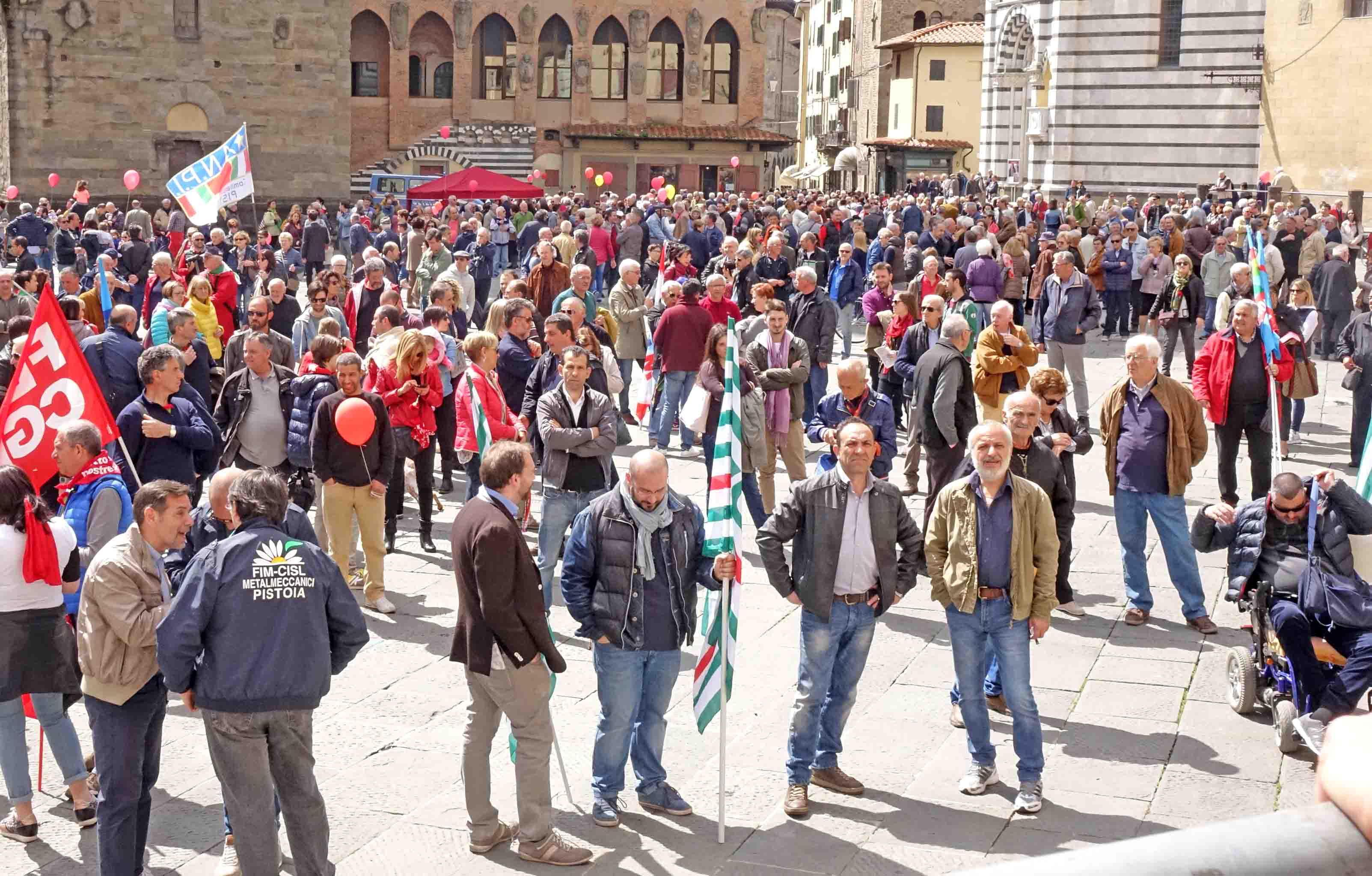 Lavoratori in piazza per il Primo Maggio - LE FOTO