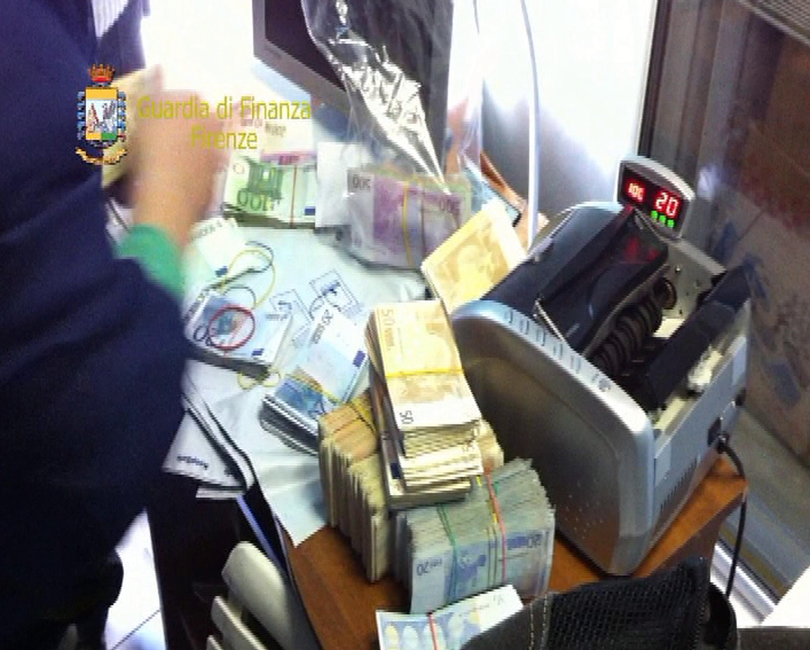 Un money transfer (foto d'archivio)