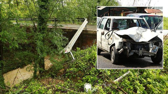 Il punto dell'incidente e l'auto in cui l'uomo ha perso la vita (foto Agenzia Sestini)