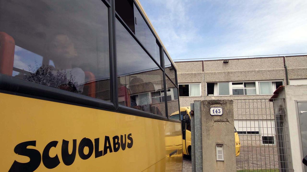 Uno scuolabus (foto di archivio)