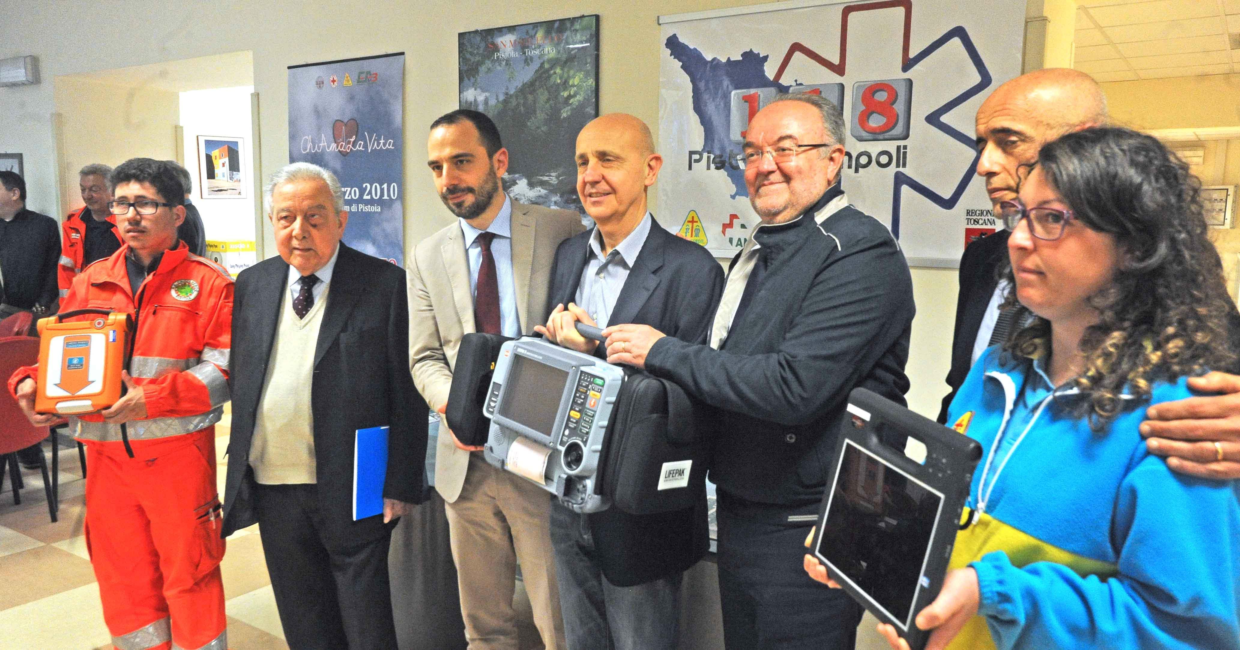 Venti defibrillatori di ultima generazione sulle ambulanze pistoiesi