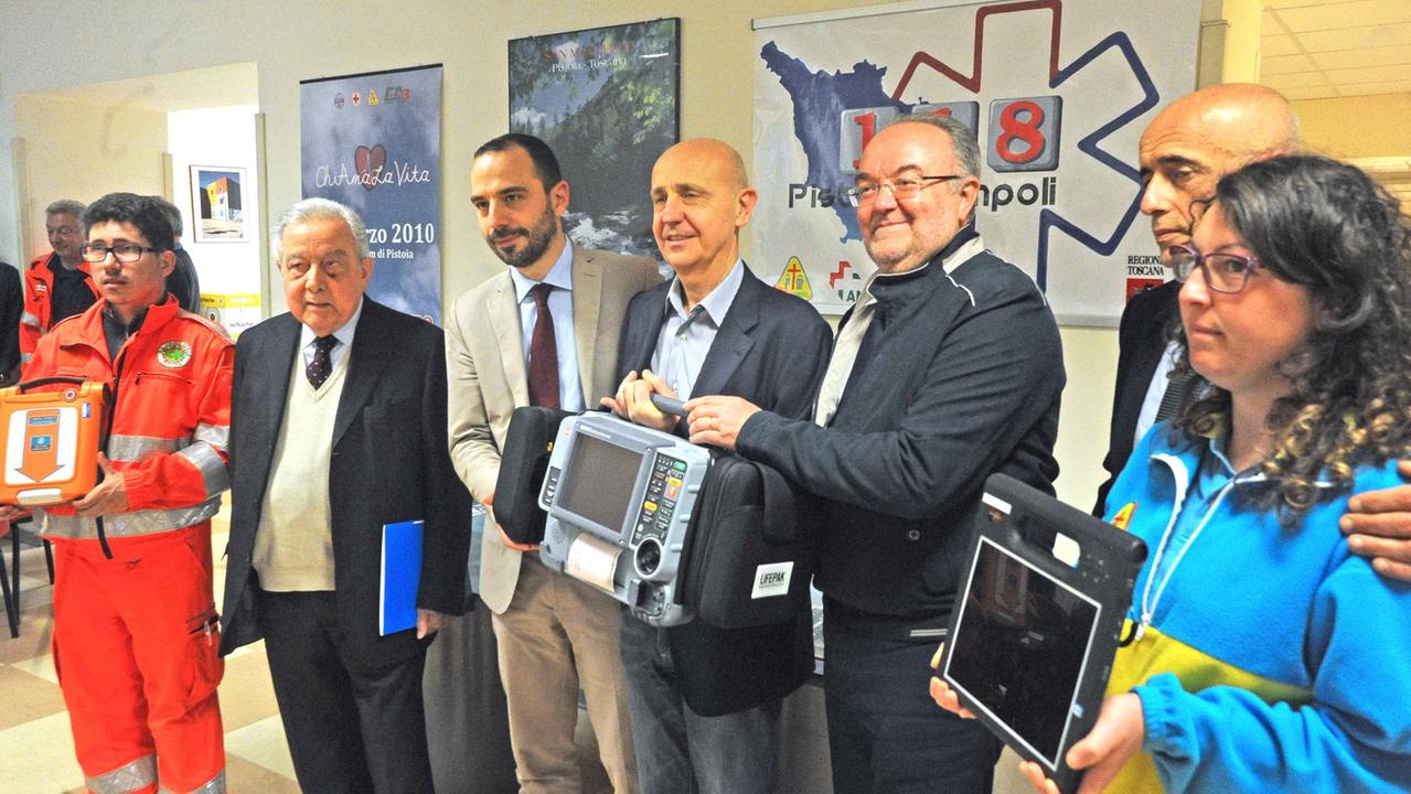 Venti defibrillatori di ultima generazione sulle ambulanze pistoiesi