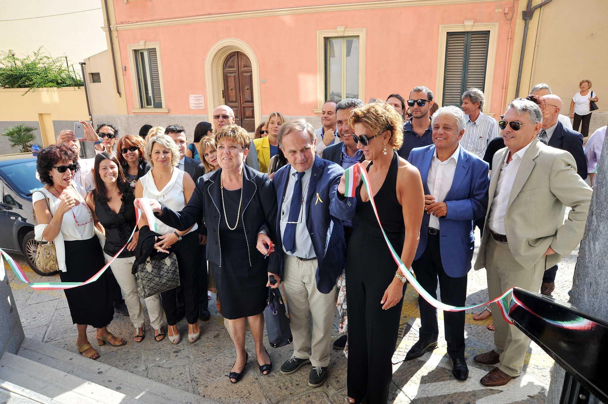 Luisa Brandi (a destra) con il sindaco Mario Ferrari