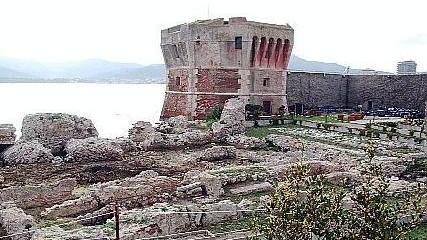 «Linguella occupata abusivamente»