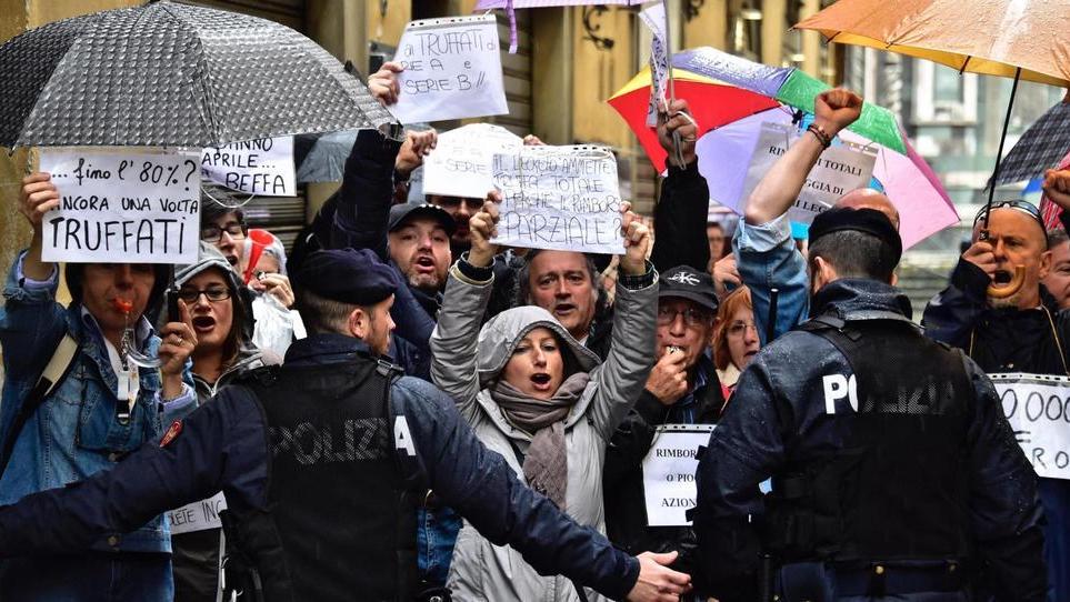 Colto da malore mentre protesta contro Banca Etruria