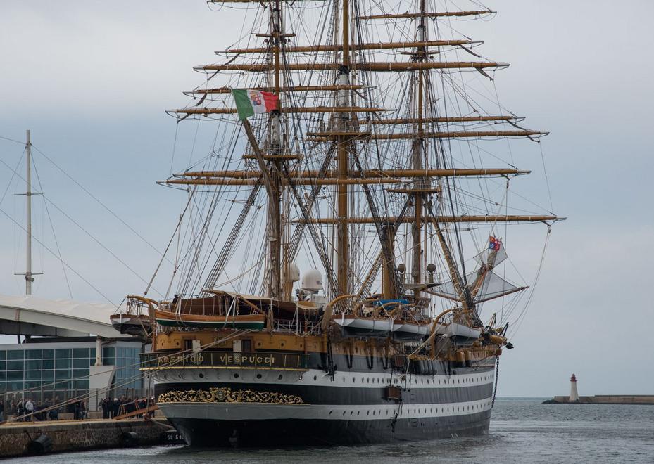 Boom di visitatori sulla nave scuola Amerigo Vespucci