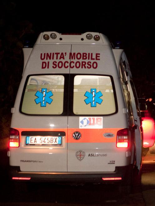 Giovane barista ferito nell’auto che si ribalta
